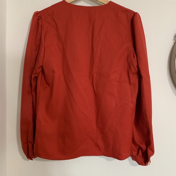 Wconcept Inusway Pearl Button V Neckline Blouse - Picture 4 of 4